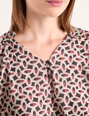 Playera manga al codo Punt Roma cuello henley para mujer