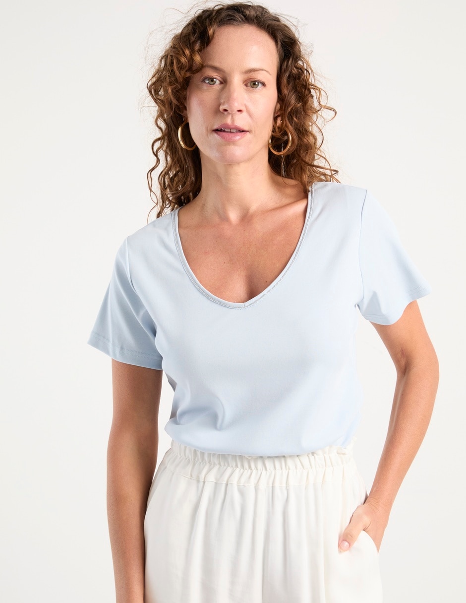 Playera manga corta cuello V para mujer 2