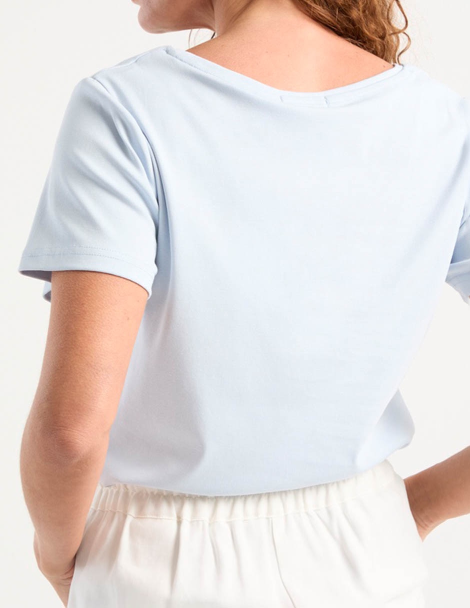 Playera manga corta cuello V para mujer 5